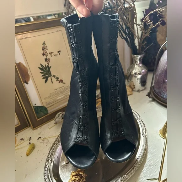 Gianvito Rossi Hook-Eye Stiletto Boots - Picture 2 of 5